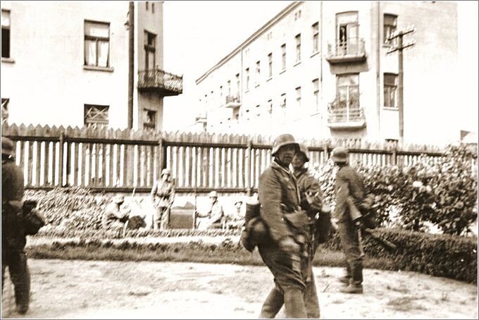 German soldiers patrol a street in Czestochowa